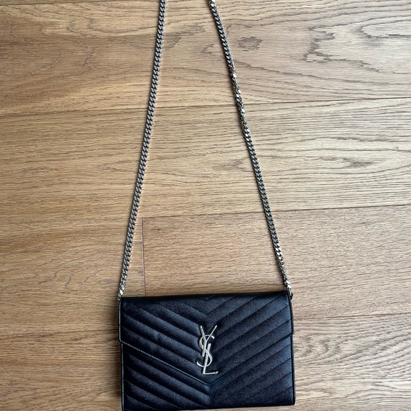YSL CASSANDRE MATELASSÉ CHAIN WALLET IN GRAIN DE POUDRE EMBOSSED LEATHER - Picture 2 of 8